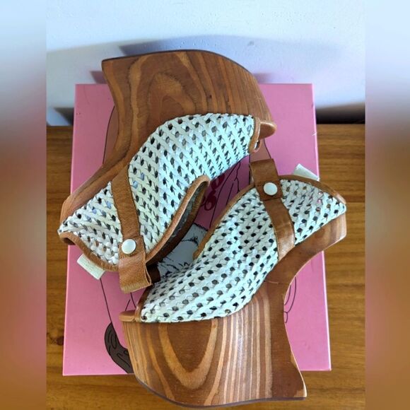 Jeffrey Campbell Maximalist Hyper Feminine Retro Art To Wear Wedge Heel 7  - Picture 8 of 13